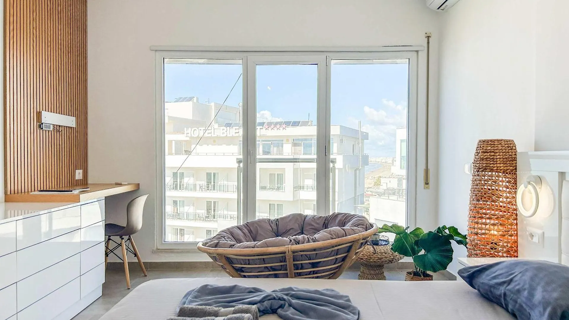 Duplex 780 - Two Floors, Terrace & Seaview Apartment Durres