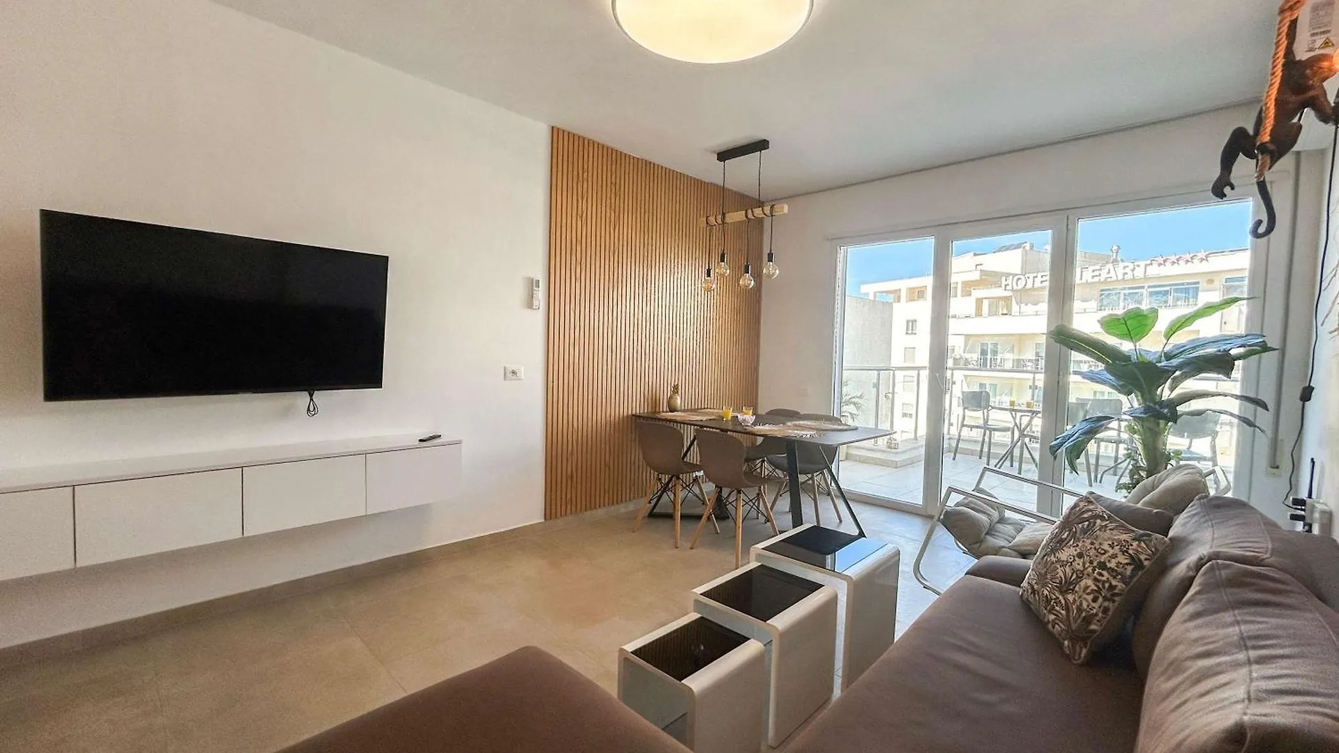 Duplex 780 - Two Floors, Terrace & Seaview Apartment Durres 0*,  Albania